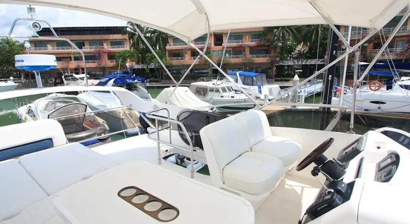Муанг: Princess Yacht PH4451