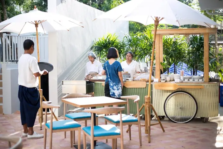 Паттайя: DeeProm Pattaya Hotel