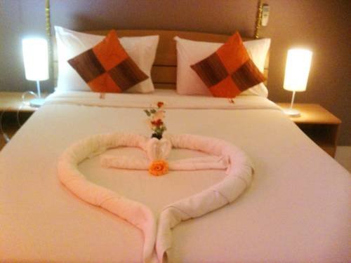 Кату: DL Guesthouse