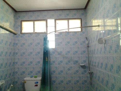 Ко-Мак: Corner House