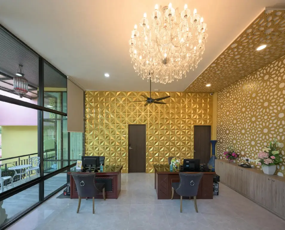 Пхукет: Anchanlina Hotel (SHA Plus+)