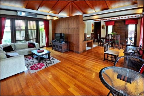 Самуи: Private 4 Bed Villa in Maenam Ko Samui