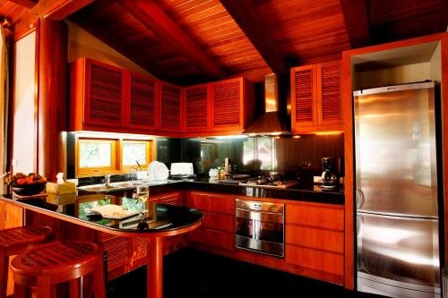 3-Bedroom Seaview Villa at Surin Beach — фото 1