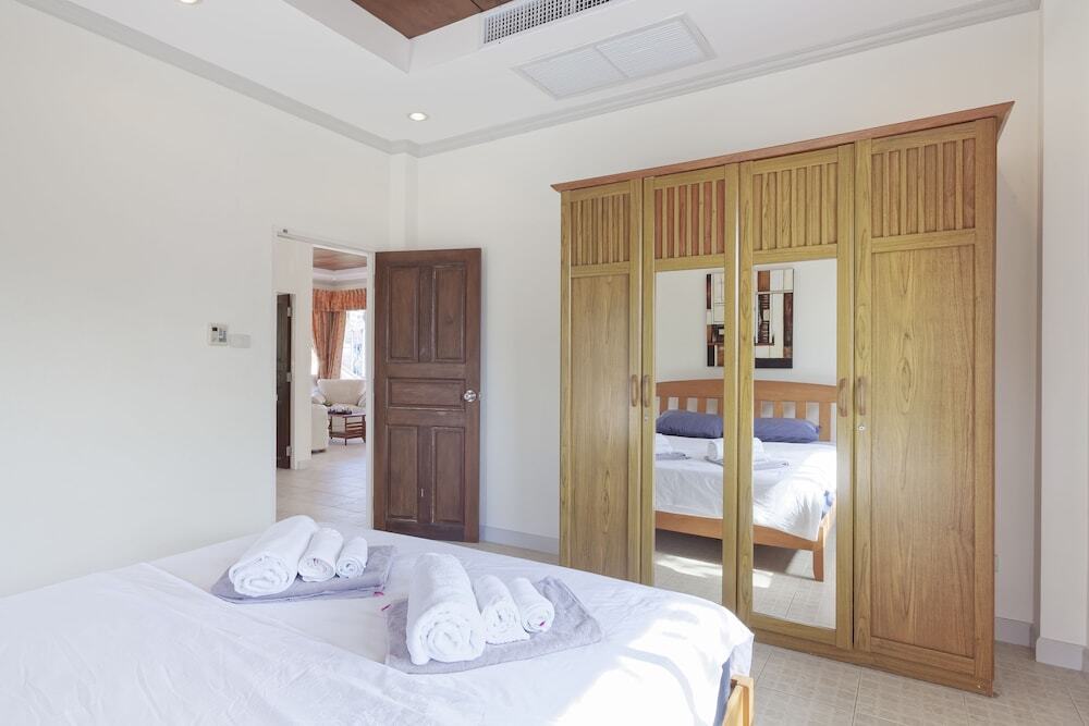 Муанг: Karon Hill Villa