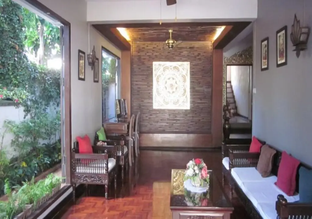 Чиангмай: Rachamankha Flora House