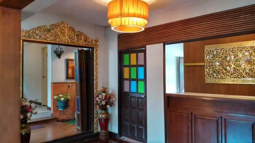 Чиангмай: Rachamankha Flora House
