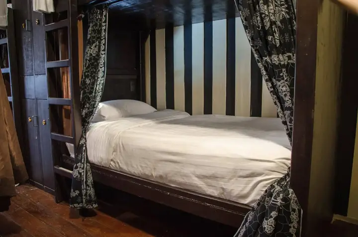 Бангкок: Bed & Butler Hostel