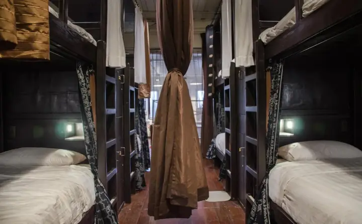 Бангкок: Bed & Butler Hostel