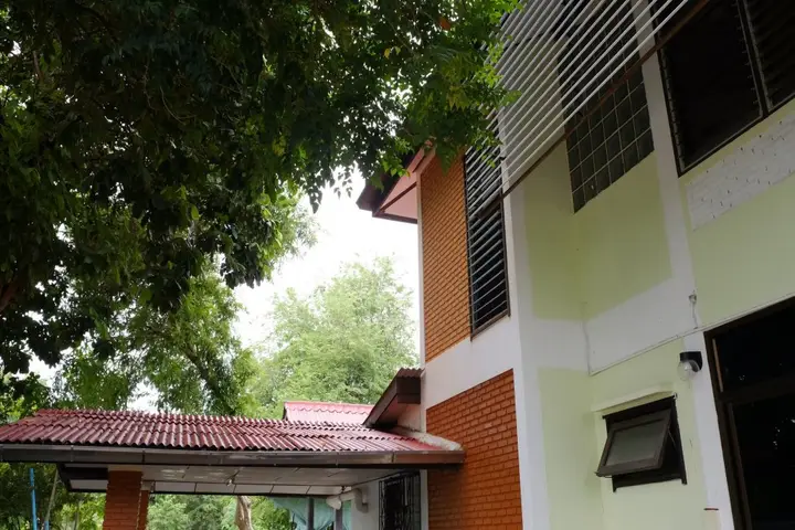 Районг: Chomlay Restaurant & Room for Rent