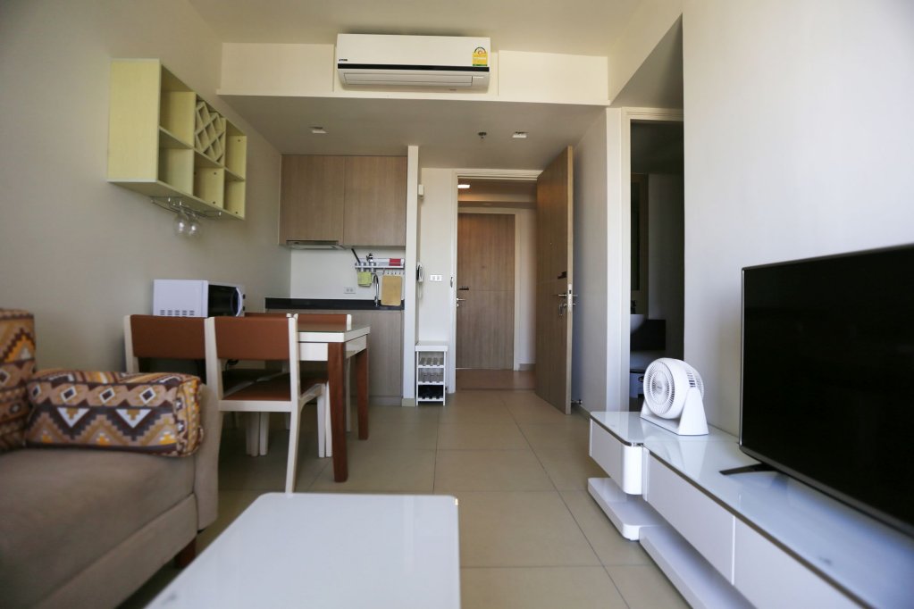 Паттайя: Unixx Condominiums by Win 99 Group