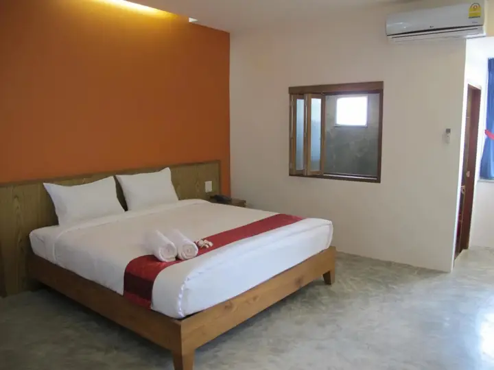 Мей-Сот: J2 Hotel