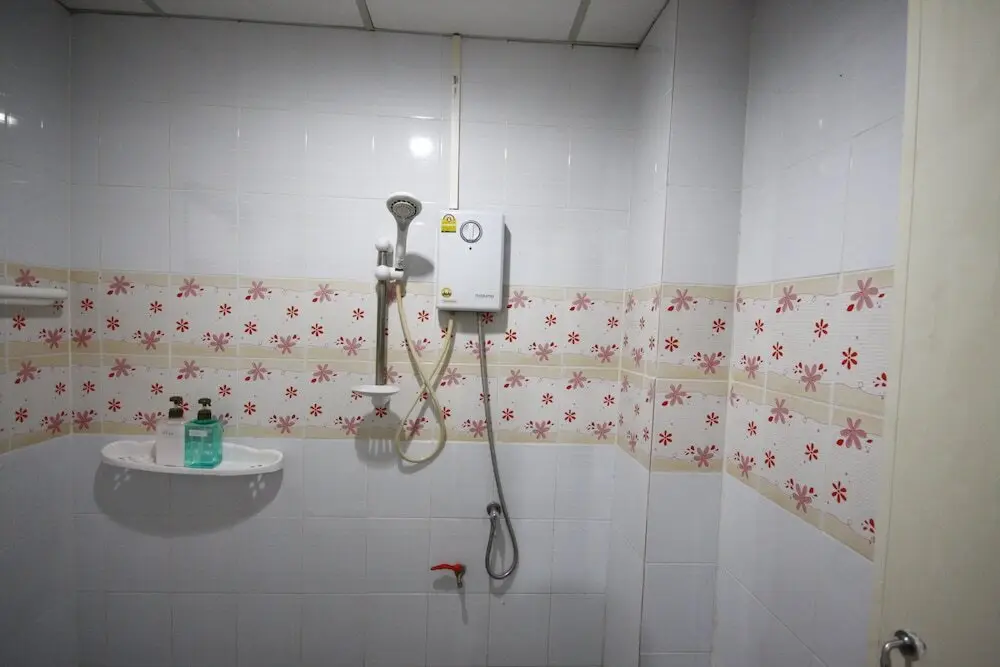 Тха Тум: Jaruwan Apartment