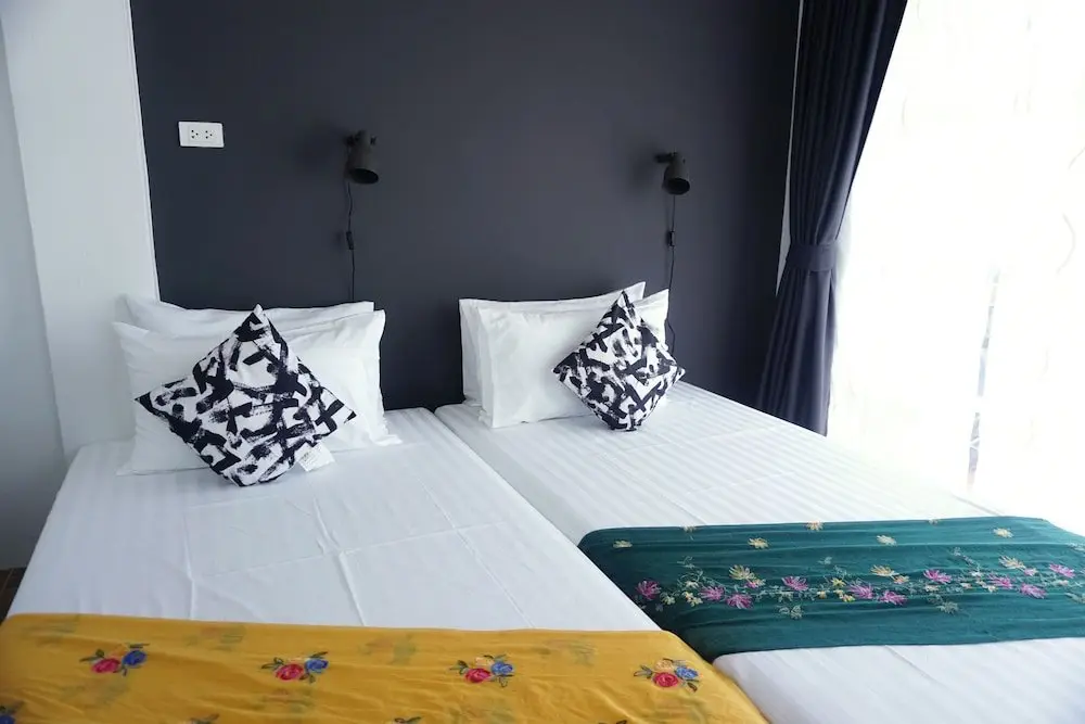 Као Лак: Destiny Hostel Khaolak