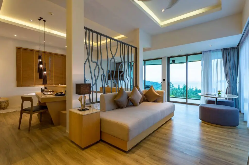 Кату: Crest Resort & Pool Villas