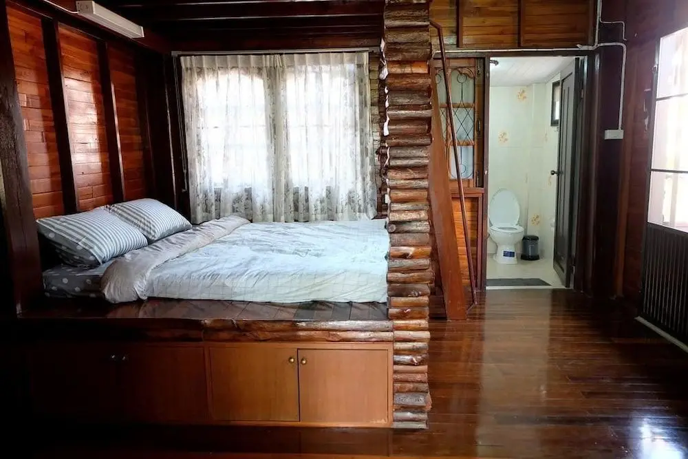 Чиангмай: Wood Night House