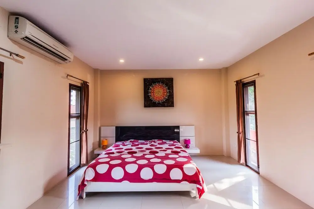 Паттайя: Jomtien Somza