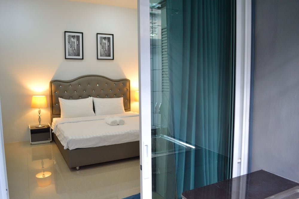 Бангкок: Icon Place Apartment