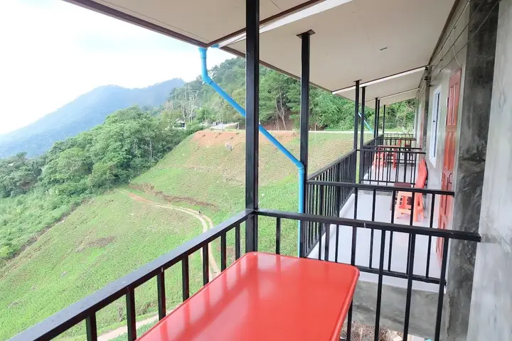 Тап-Тао: The Honeymoon at Phu Chee Duen