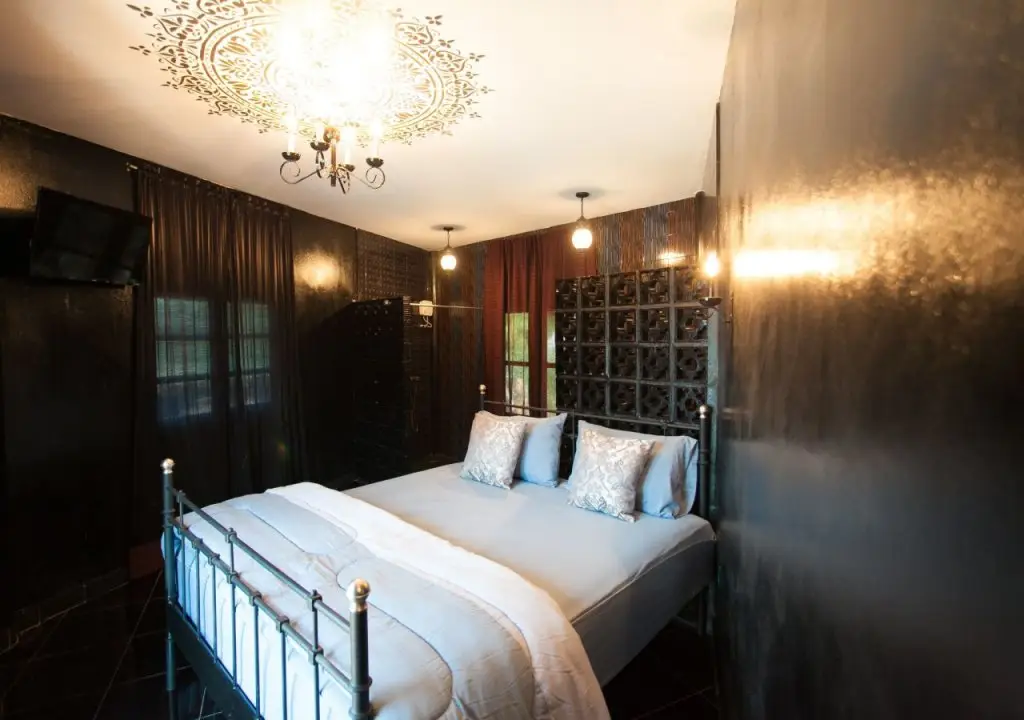 Канчанабури: BaanNomMaew Retreat
