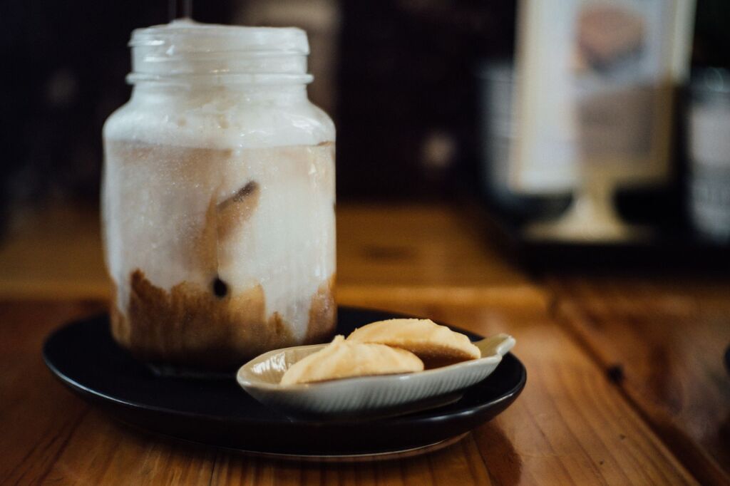 Муанг: 1715 House - White Rhino