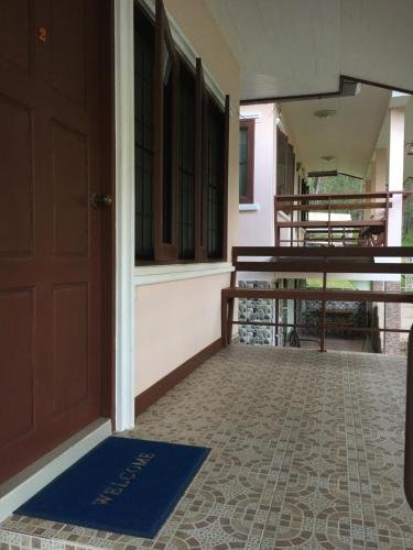 Тхаланг: Chamil House