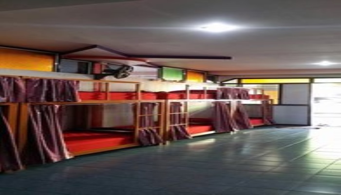 Мэй-Хаад-Бэй: Ferry Hostel