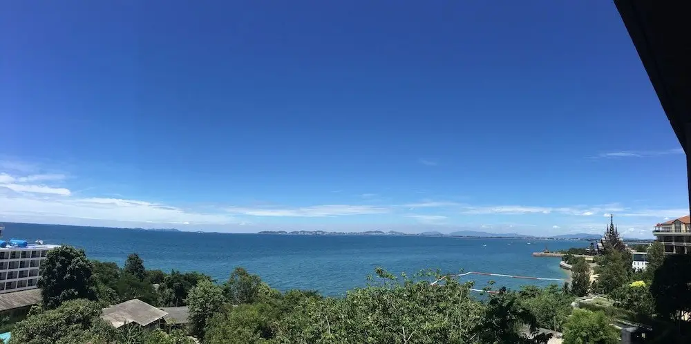 Паттайя: Beachfront Sea View Baan Plai Haad