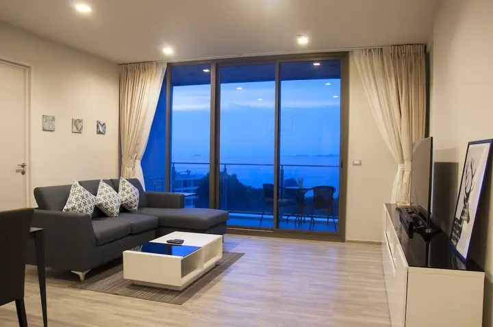 Паттайя: Beachfront Sea View Baan Plai Haad