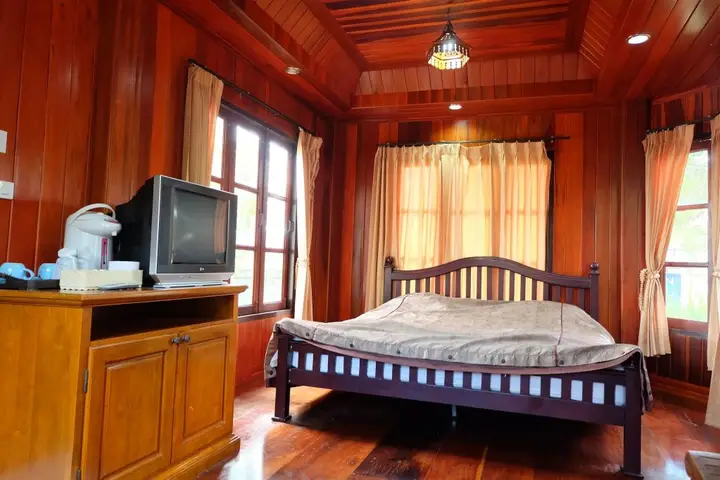 Исторический парк Kamphaeng Phet: Big Tree Resort