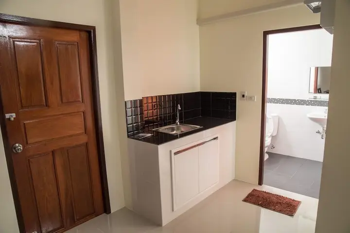 Канталак: Thathong House