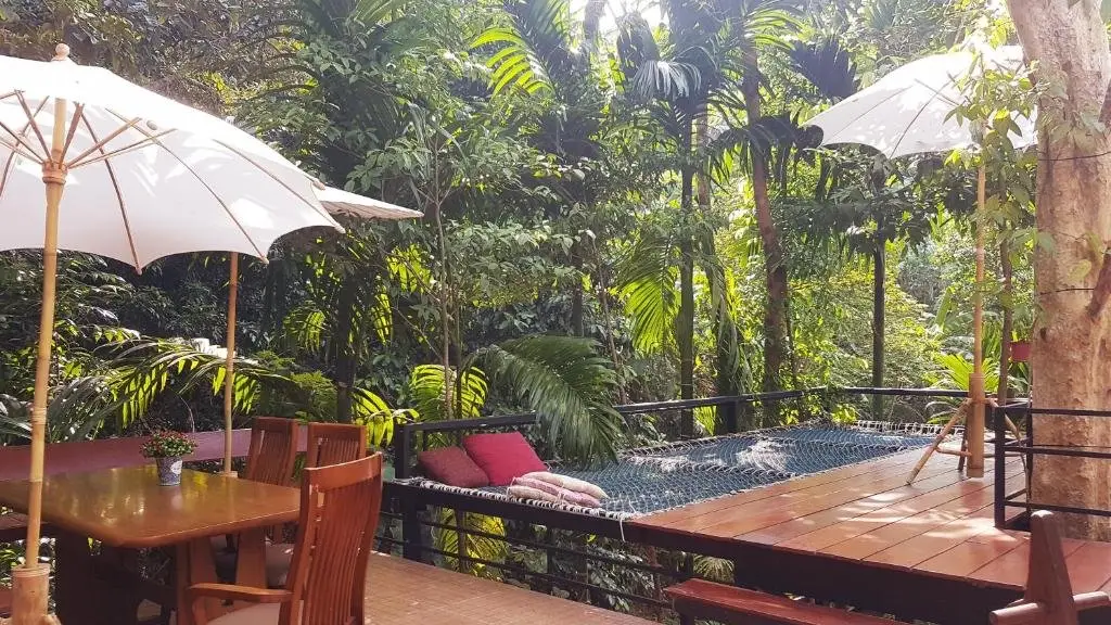Тхаланг: Nua Tone Resort & Cafe