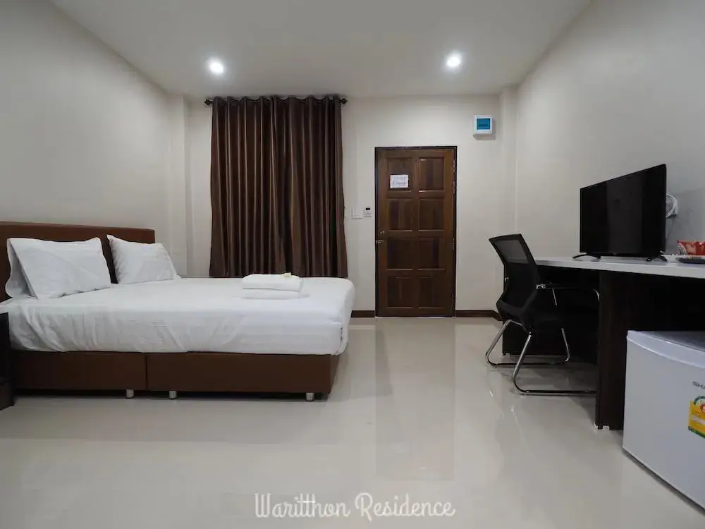 Рои Эт: Waritthon Residence
