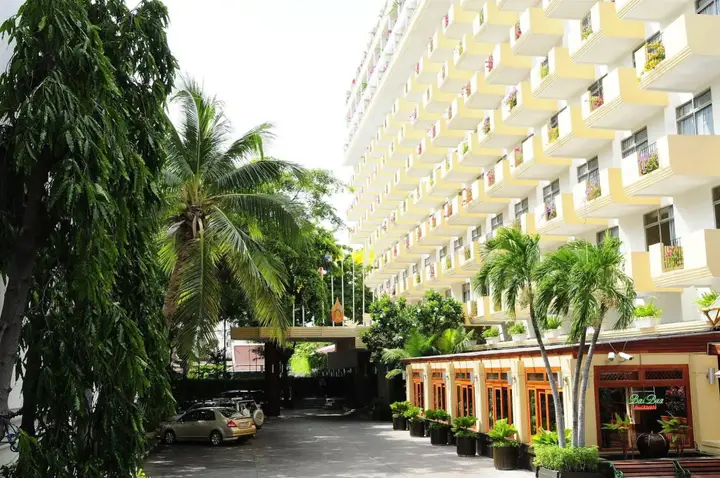 Паттайя: Golden Beach Hotel Pattaya