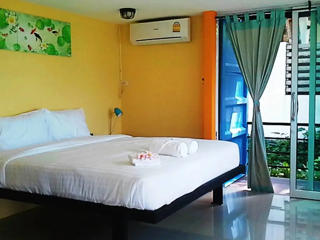 Самуи: Think & Retro Cafe Lipa Noi Samui