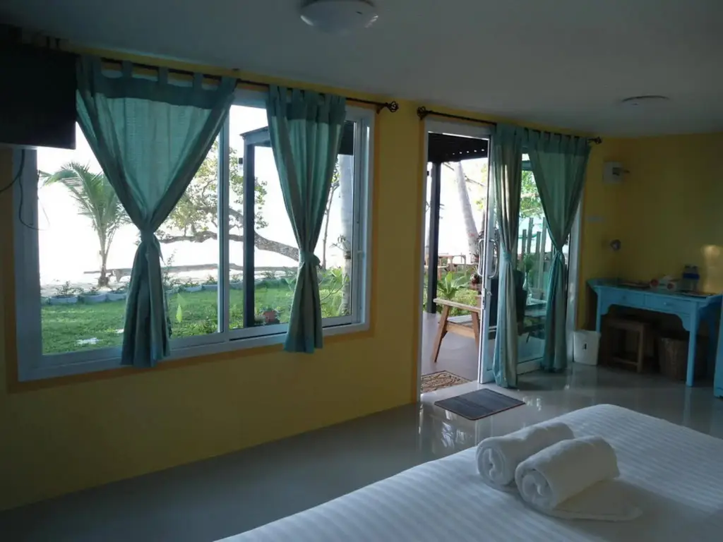 Самуи: Think & Retro Cafe Lipa Noi Samui