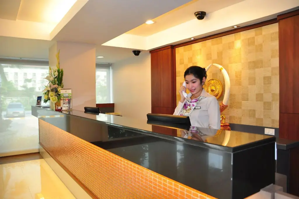 Бангкок: Avion Hotel