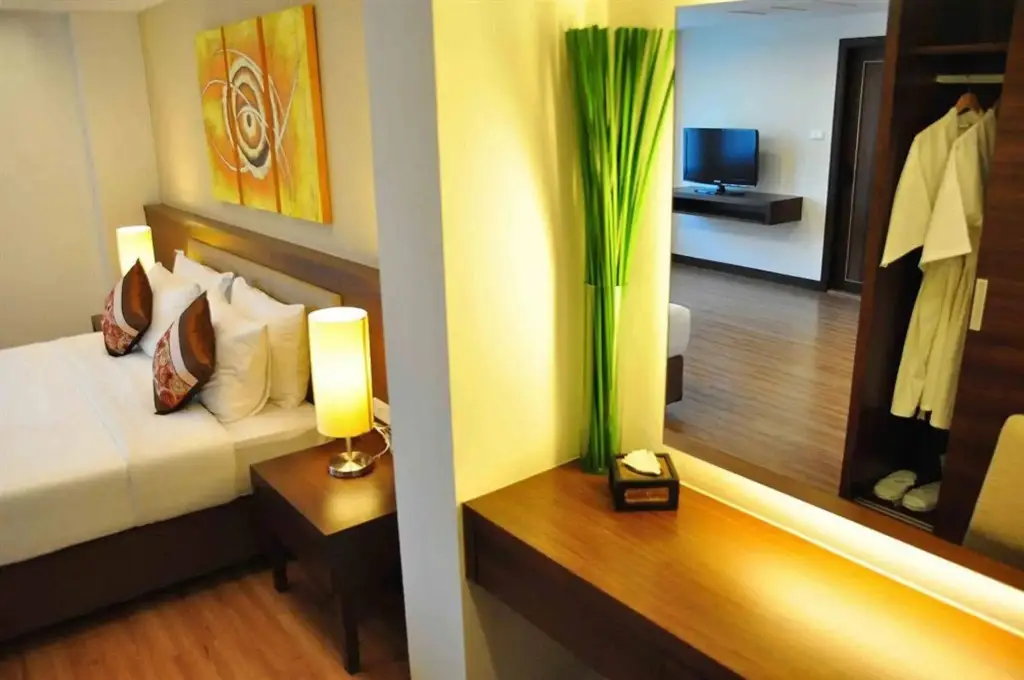Бангкок: Avion Hotel
