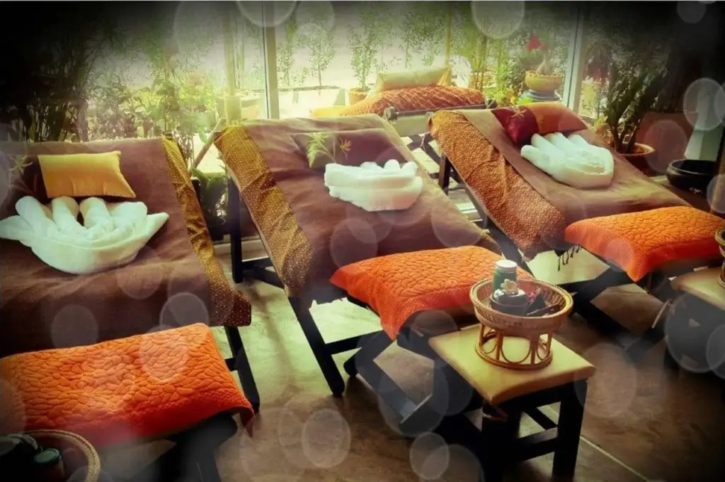 Бангкок: Avion Hotel