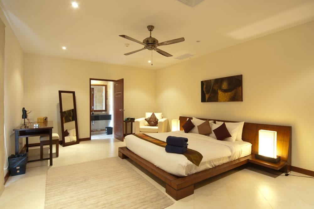 Тхаланг: Baan Puri Apartment by PIPS
