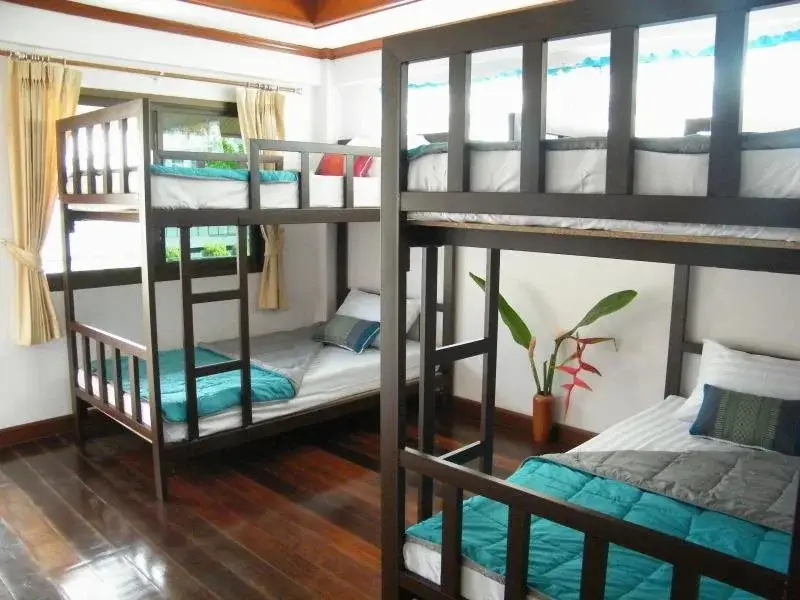 Прачуапкхирикхан: Safehouse Hostel