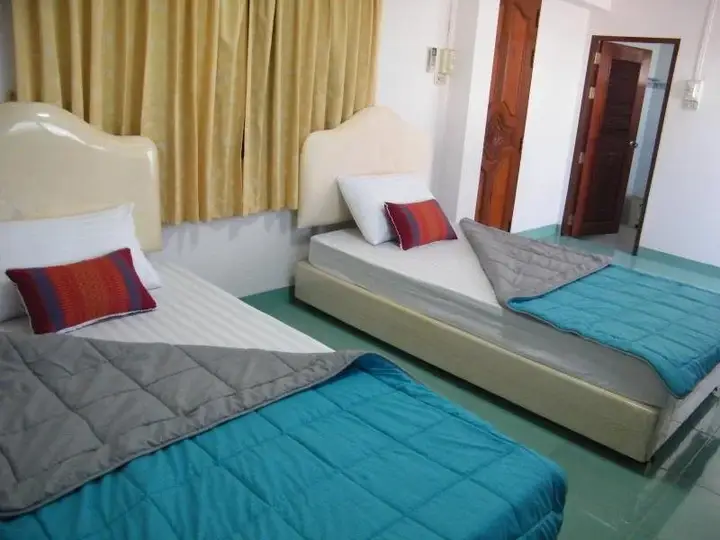 Прачуапкхирикхан: Safehouse Hostel