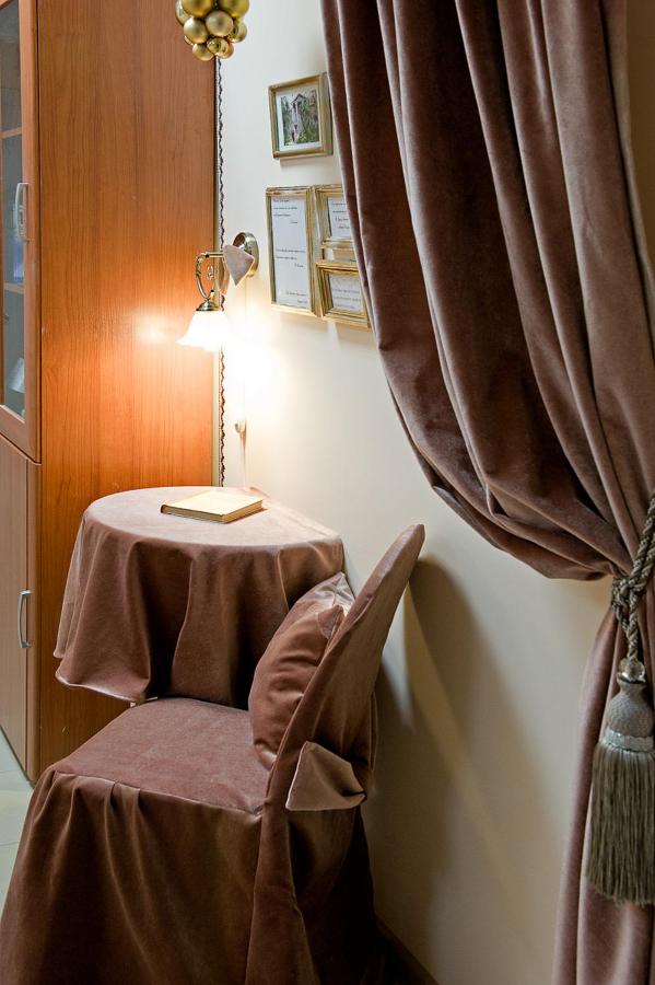 Великий Новгород: Hotel on Prusskaya 8