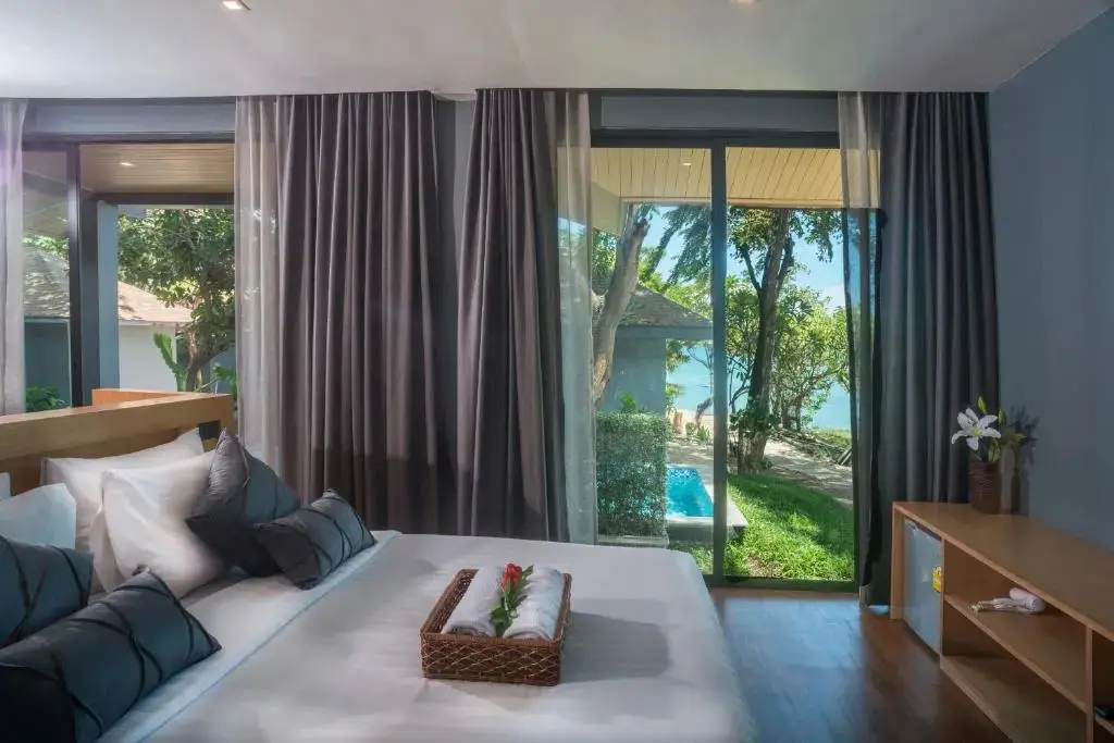 Самуи: The Bay Samui