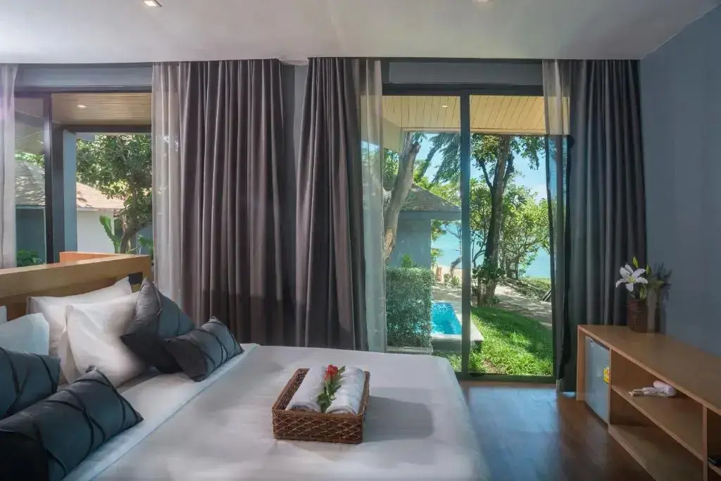 Самуи: The Bay Samui