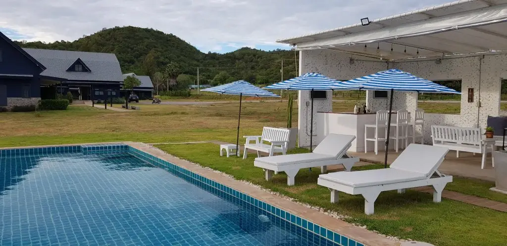 Пранбури : The Barn Hua Hin