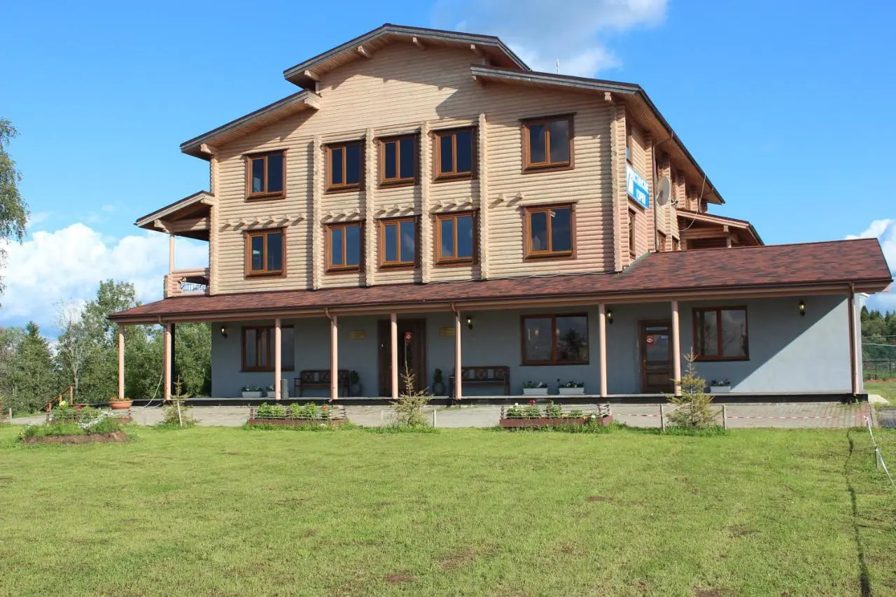Кривое Колено: Mstinskie Gorki Hotel