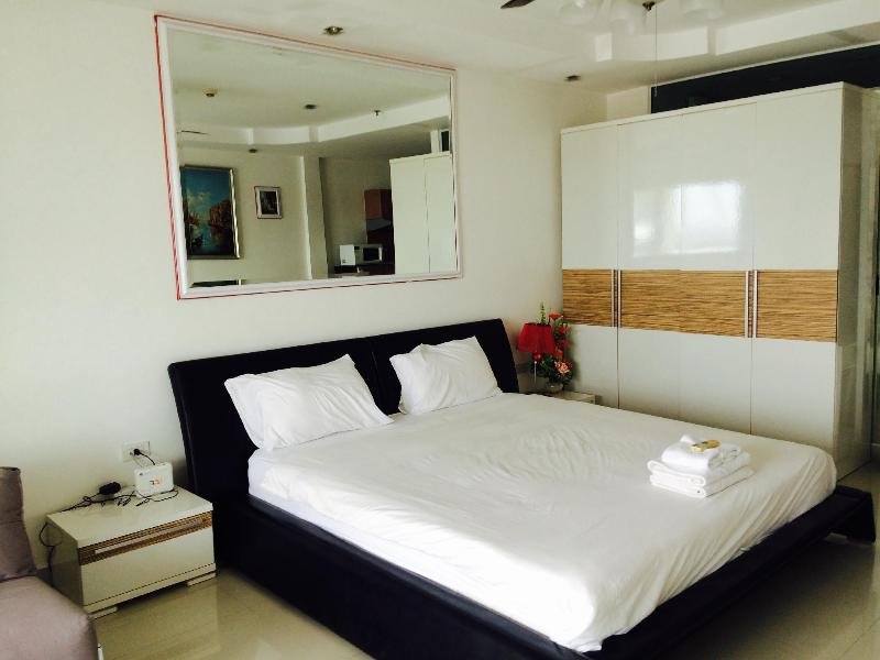 Паттайя: View Talay 6 Pattaya Beach Condominium By Honey