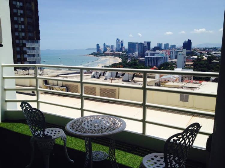 Паттайя: View Talay 6 Pattaya Beach Condominium By Honey