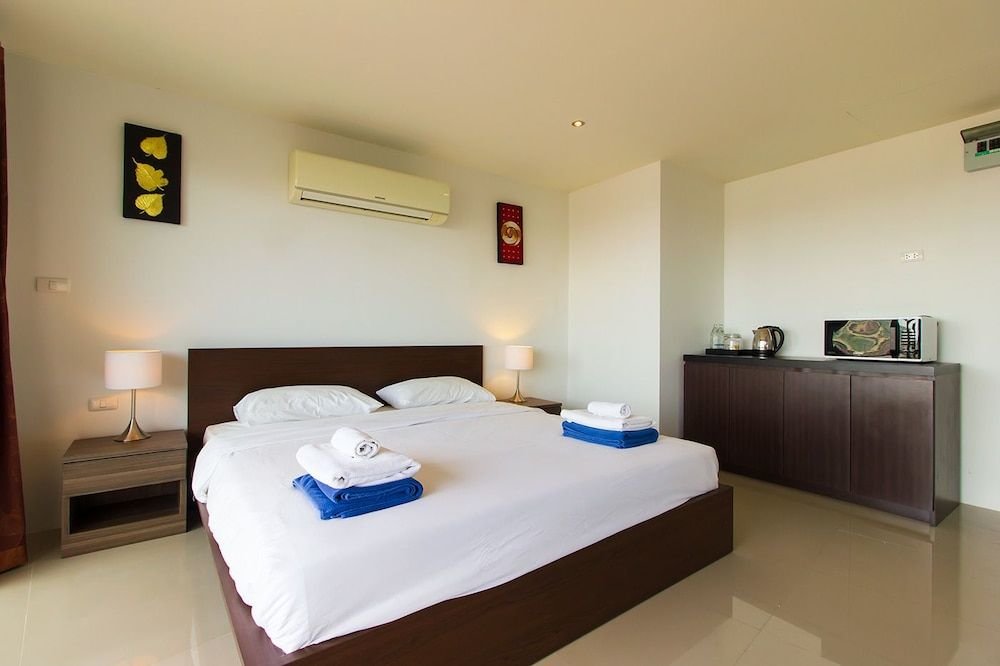 Кату: Patong Sea View Apartments