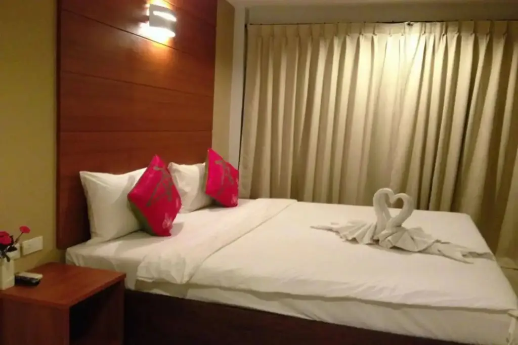 Накхонситхаммарат: Ravadee Hotel